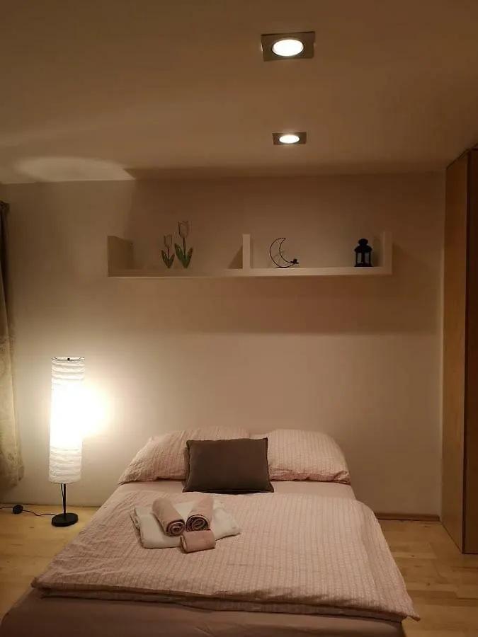 Apartman Low Budget Flat Rossau Hotel Bécs Ausztria