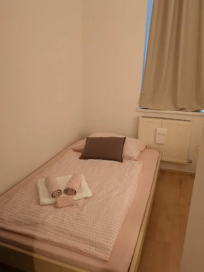 Low Budget Flat Rossau Hotel Vienna 0*,  Austria