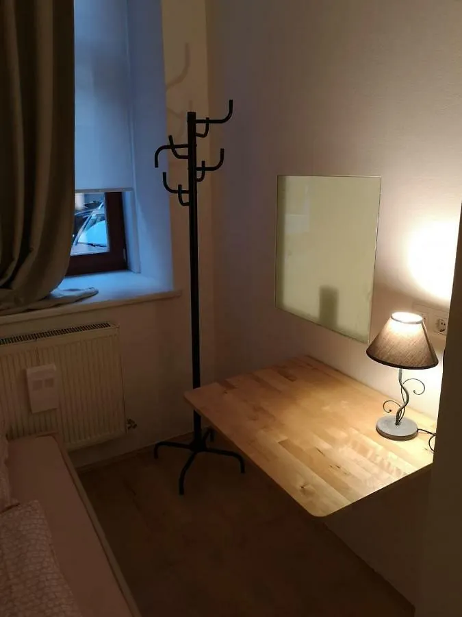 Отель Low Budget Flat Rossau Вена Апартаменты